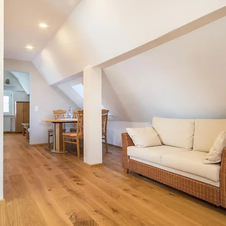 Reck Apartment